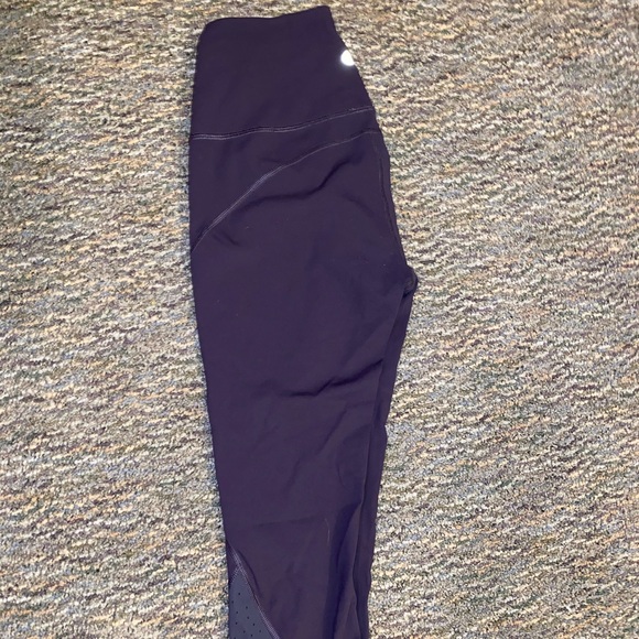 Dark purple lululemon crop leggings - Picture 2 of 2